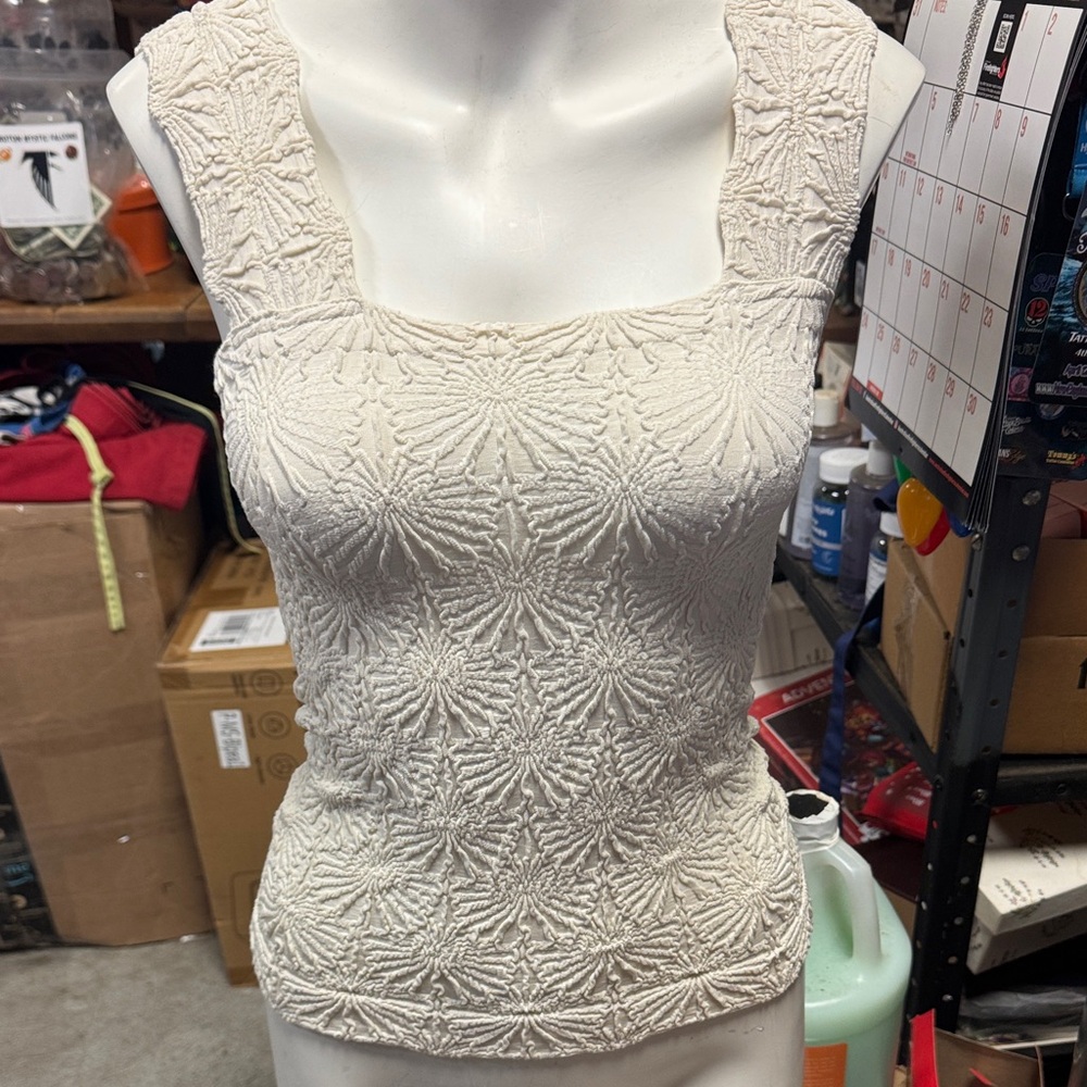 Women's Cream Textured Square-Neck Tank Top